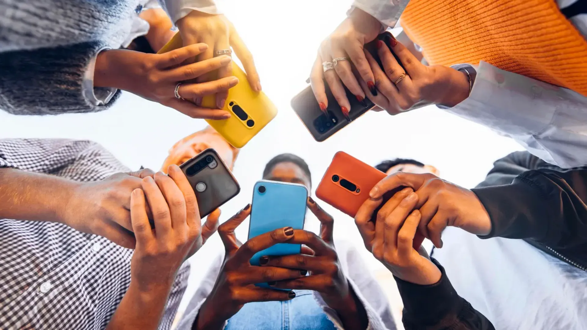  Social media   