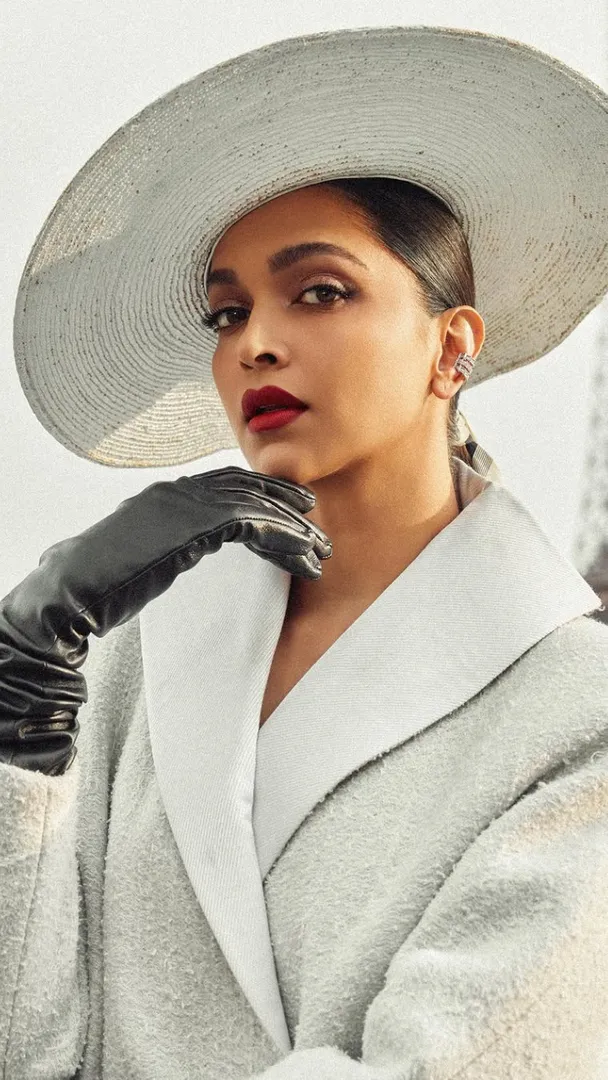  Deepika Padukone   