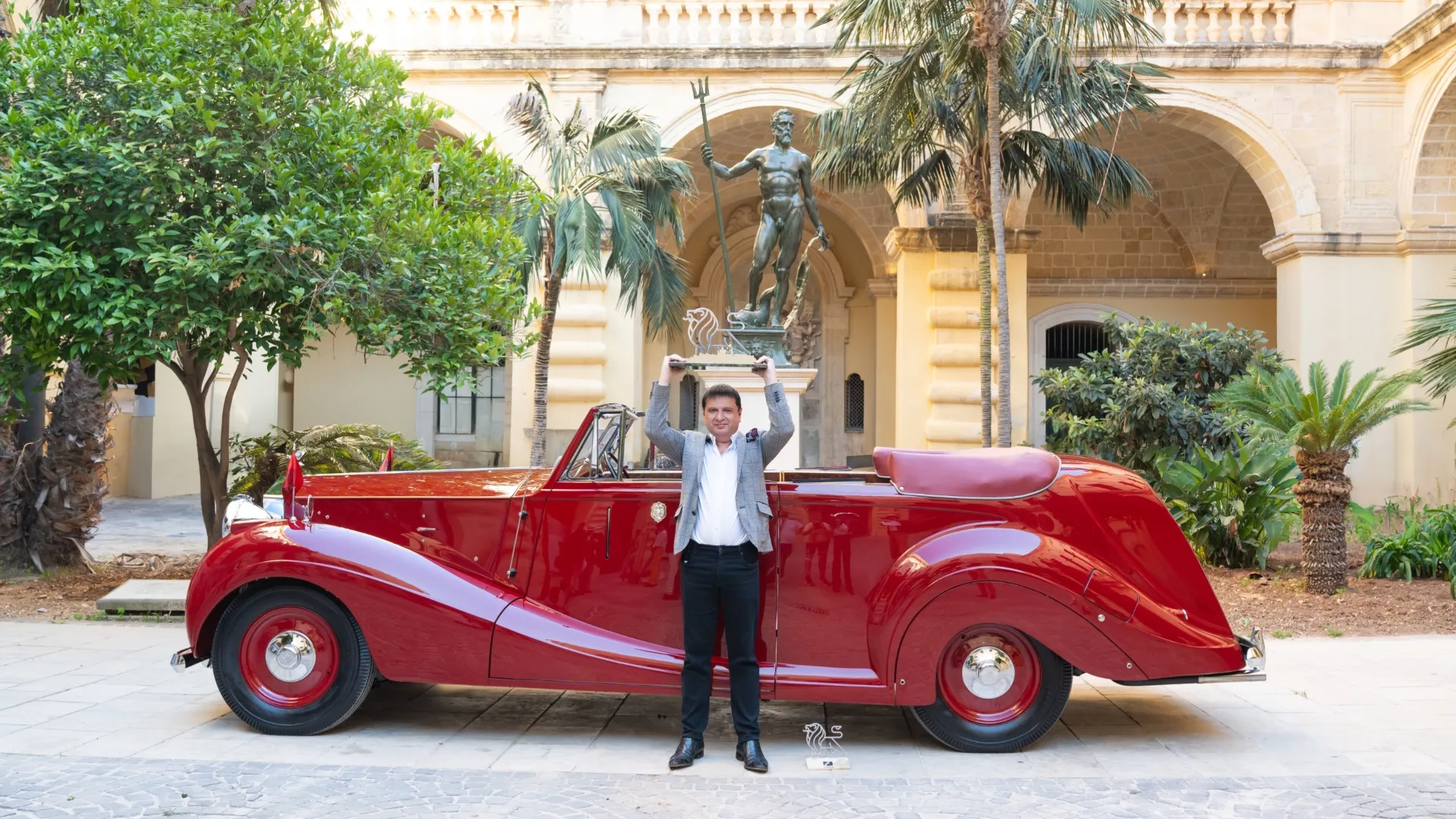Yohan Poonawalla with his Rolls Royce 'Mysore'  