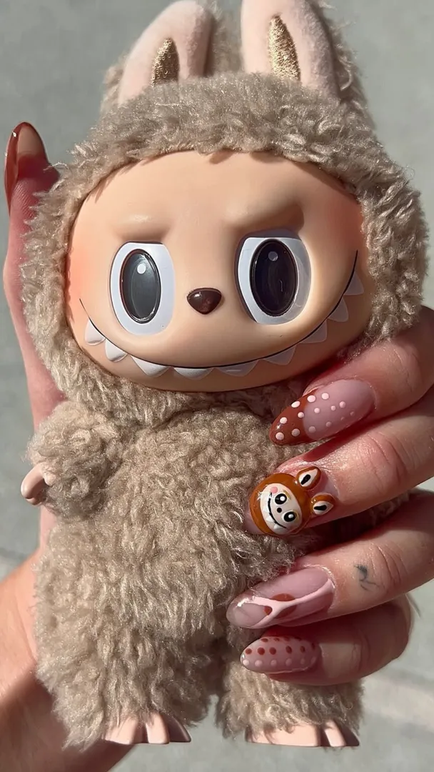  8-nail-labubu   