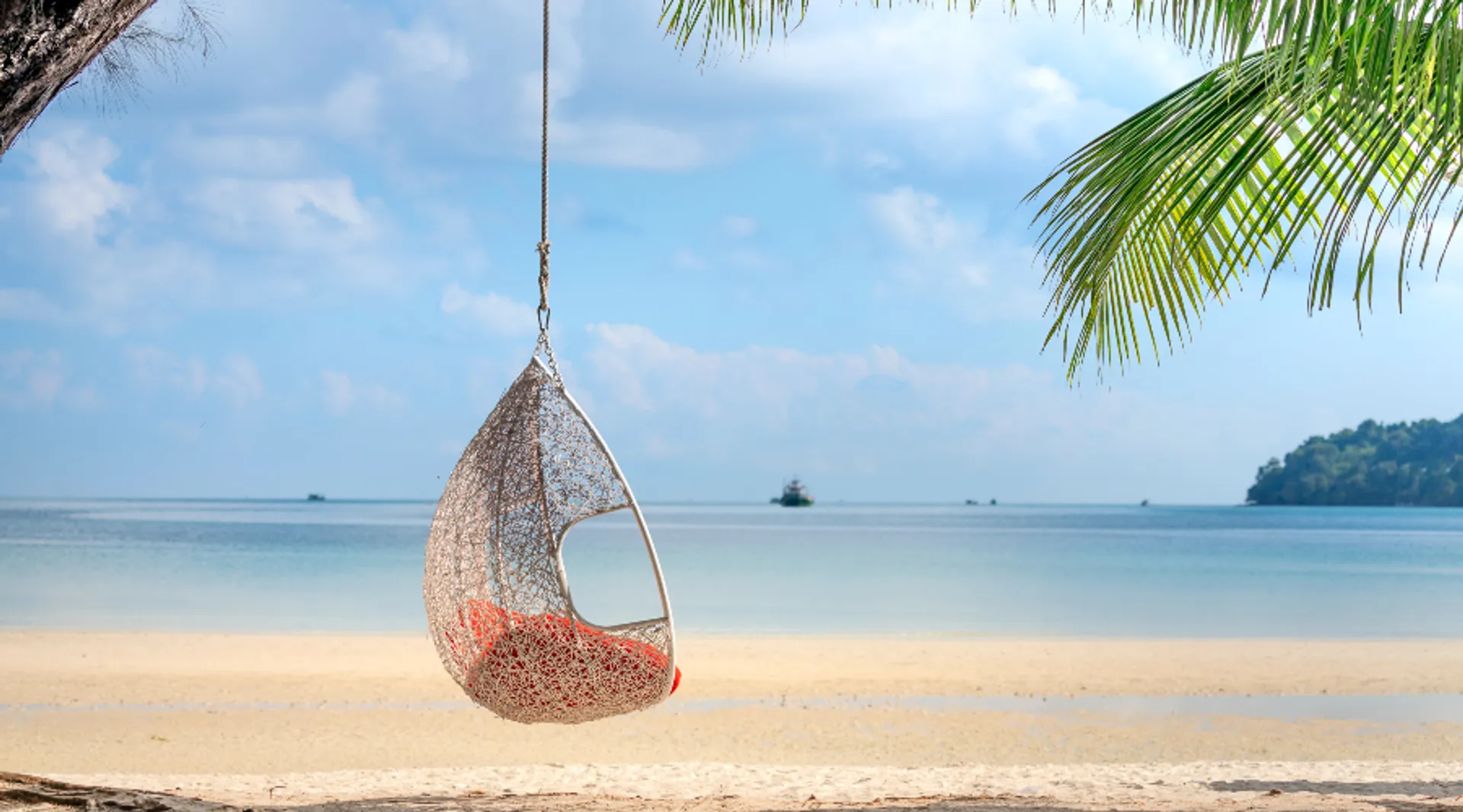 Beach vacation beauty products
