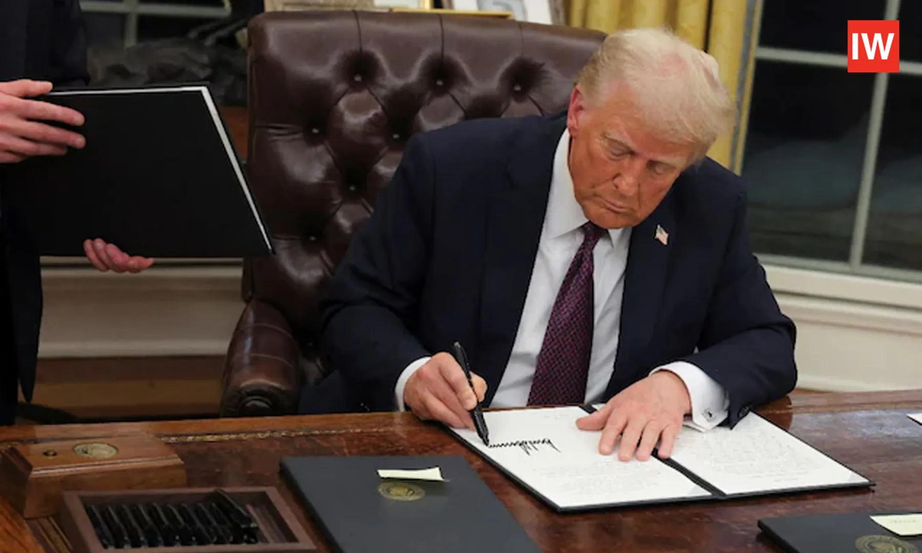Trump-Signs