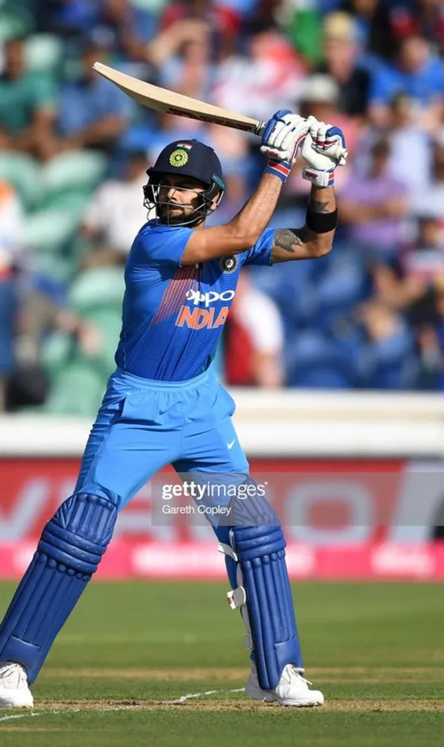 5-Cricketers-Who-Used-The-Heaviest-Bats