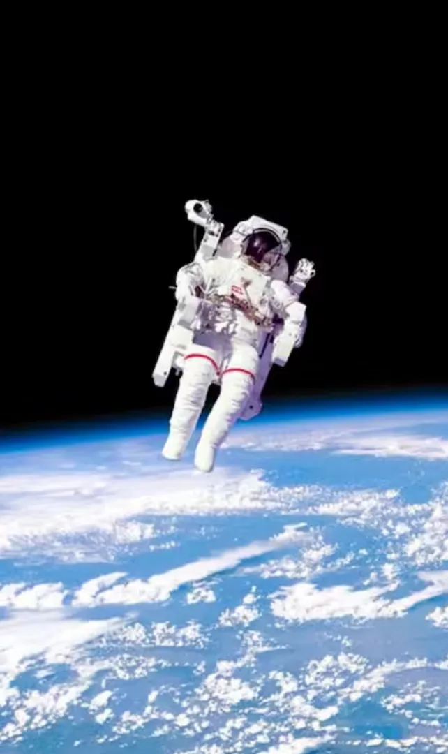 5-Basic-Things-Astronauts-Cant-Do-in-Space