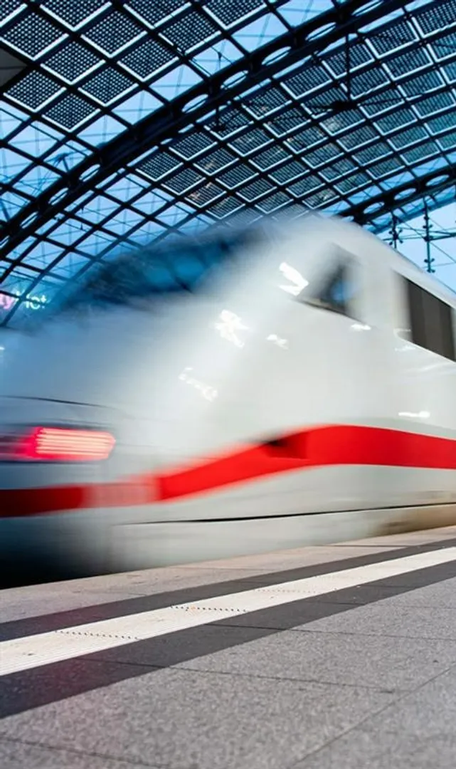 World’s-Fastest-Trains-in-2025