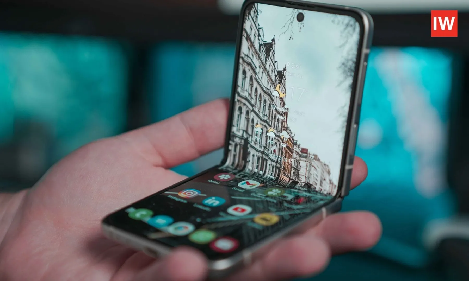 5 Foldable Phones