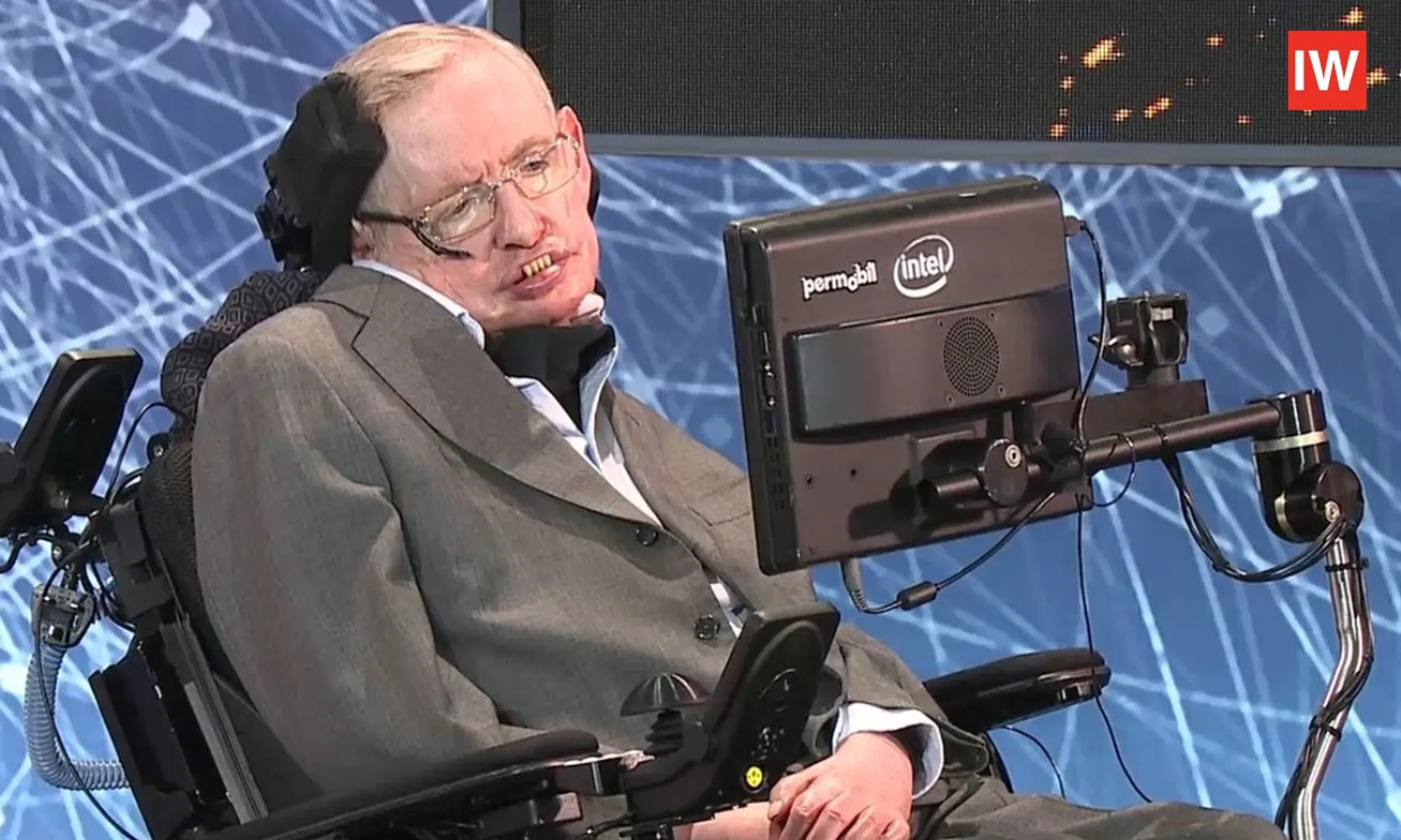 Hawking’s-Alien-Warning-Resurfaces-Amidst-UFO-Mothership-Fears
