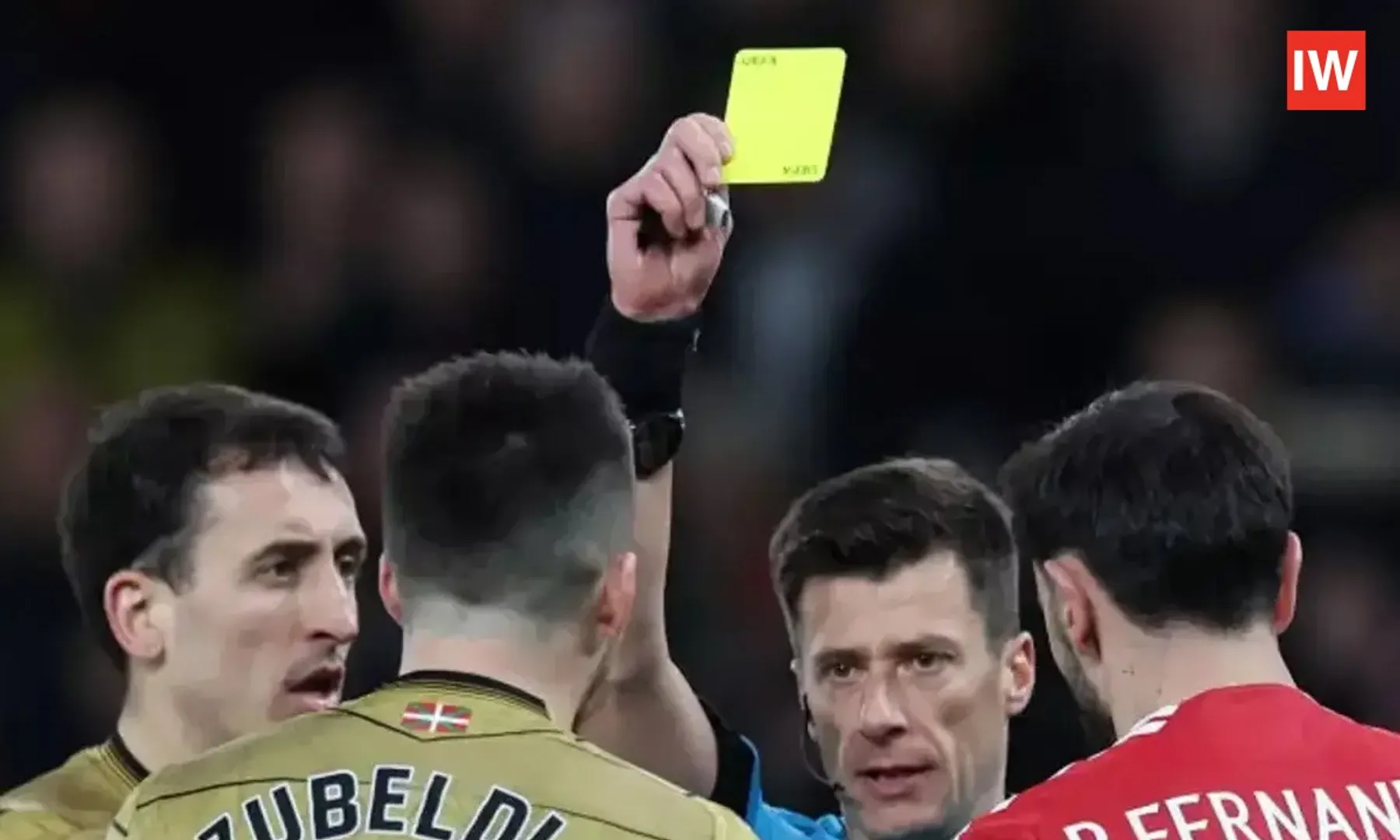 Manchester-United-Fans-Furious-as-Referee-Overlooks-an-Apparent-Foul-(IW