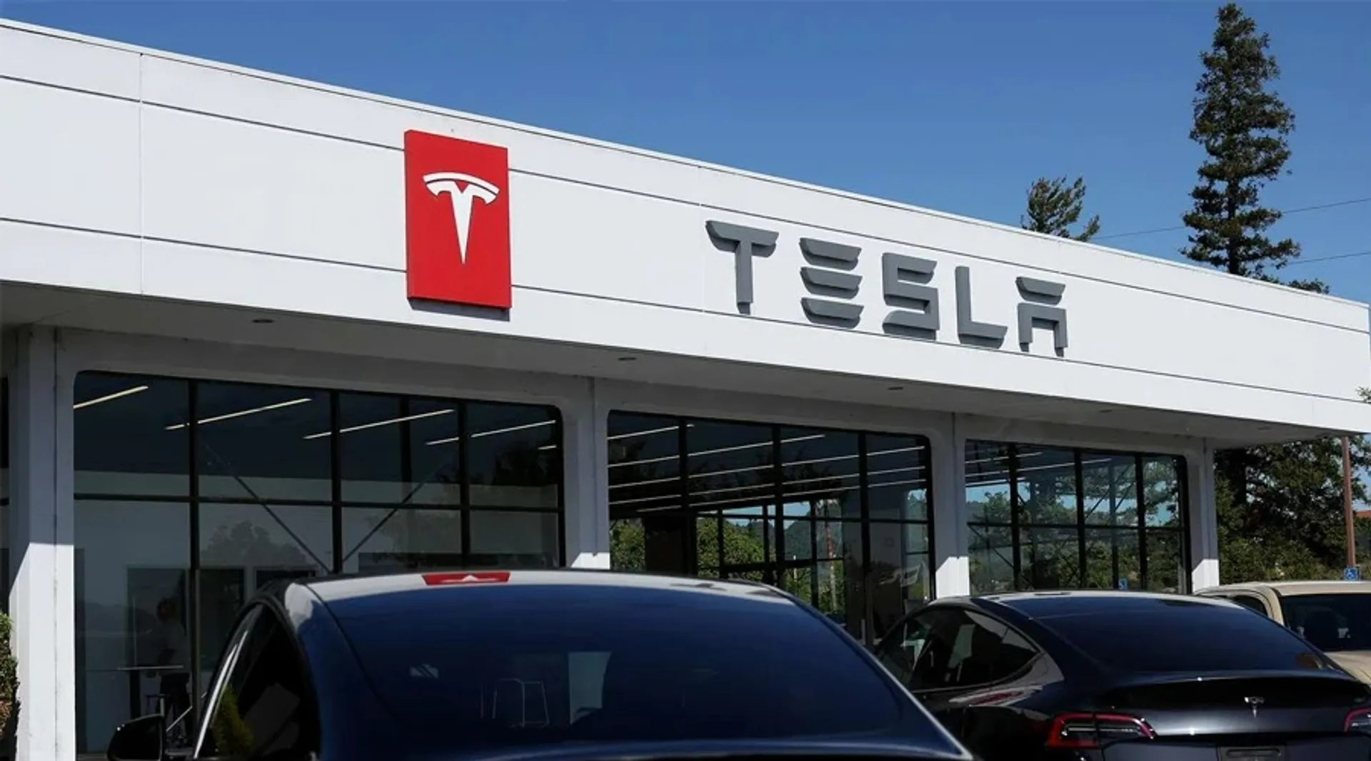 How Safe is Tesla's Autopilot? An Overview of Recent Accidents