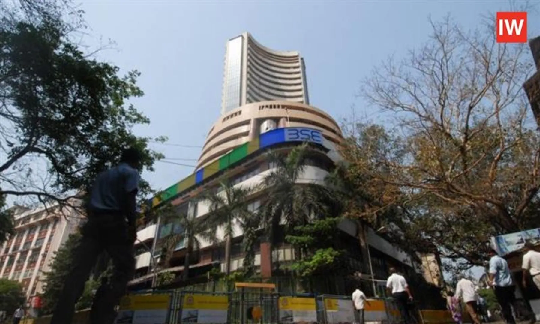 Nifty-Holds-24,551,-Sensex-at-80,211