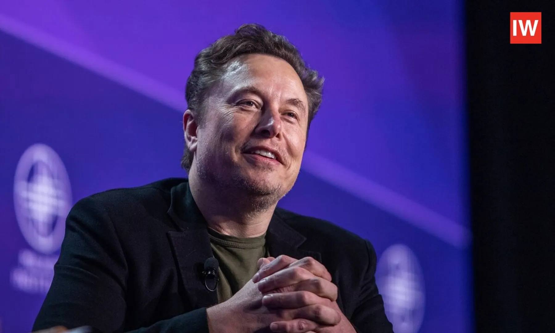 Tesla-Offers-Unprecedented-$1-Trillion-Pay-Package-to-Musk