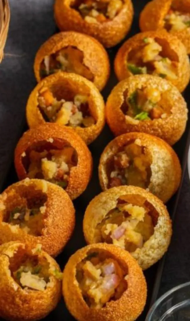 Iconic-Indian-Street-Foods-You-Should-Try-Once