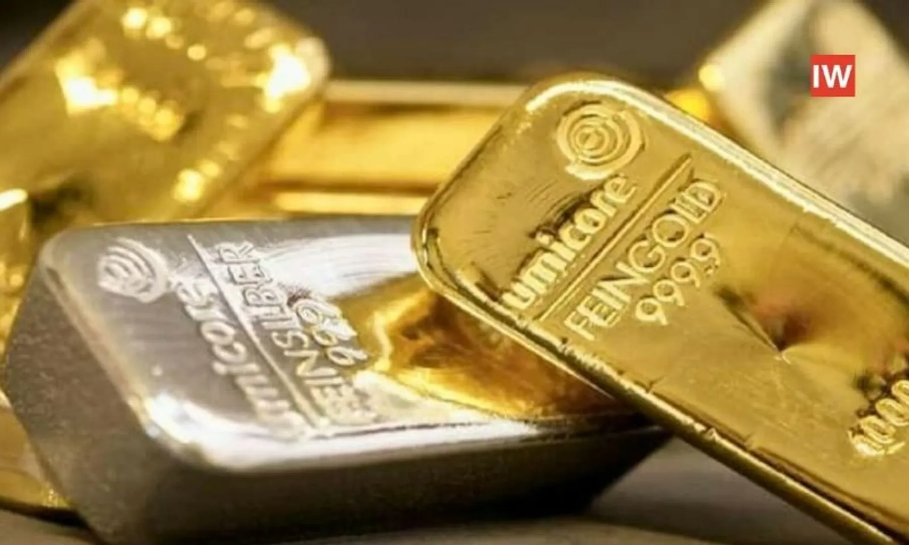 Gold Dips After Festive Surge, Silver Remains Strong