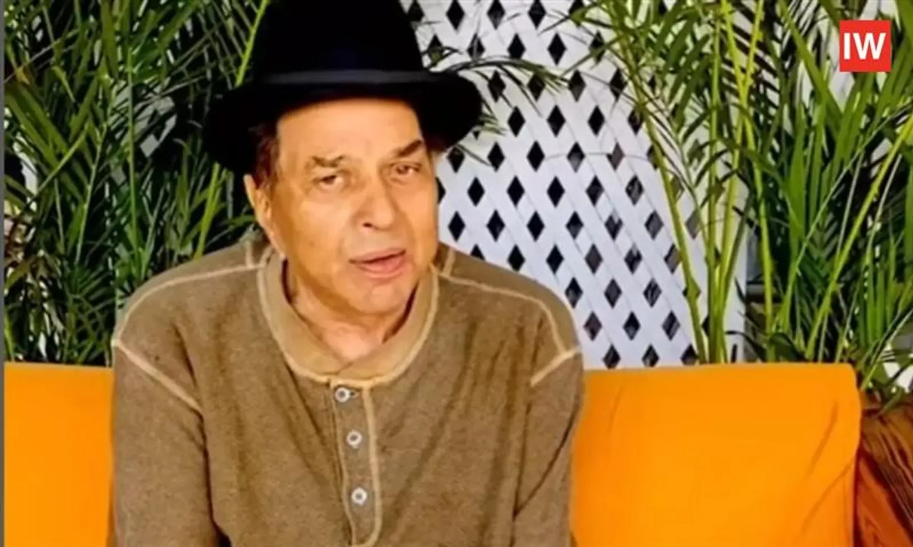 Dharmendra-health-updates-LiveFans-and-friends-gather-outside-actor's-home