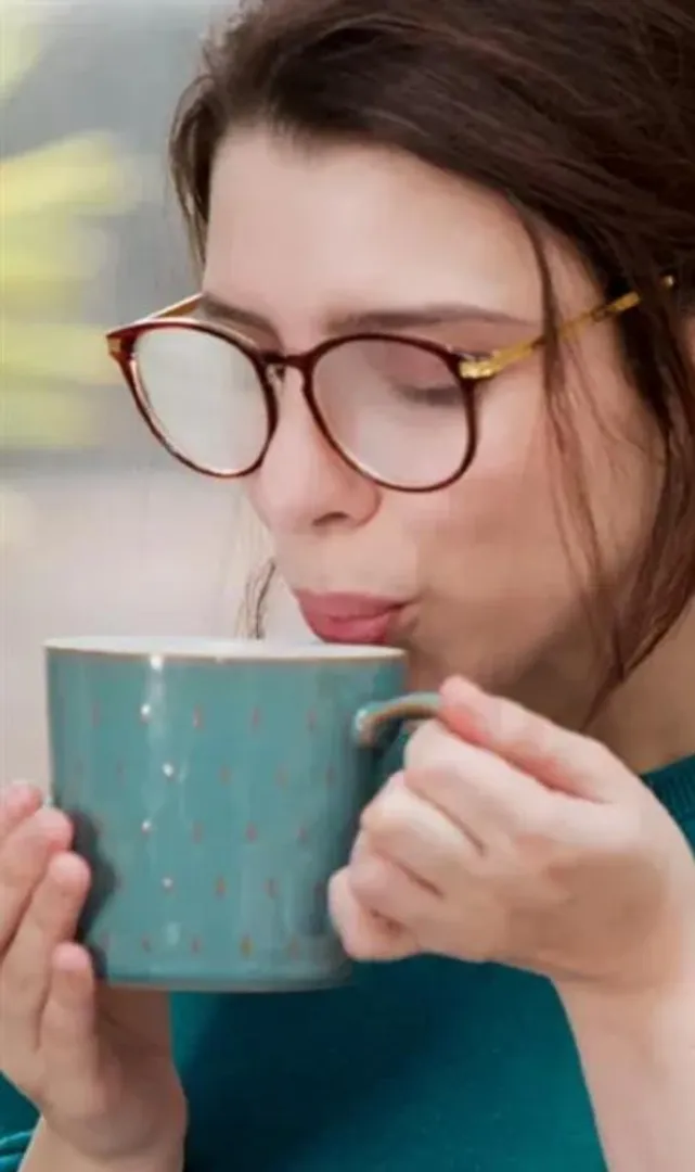 Benefits-of-Drinking-Warm-Water-in-the-Morning-Daily