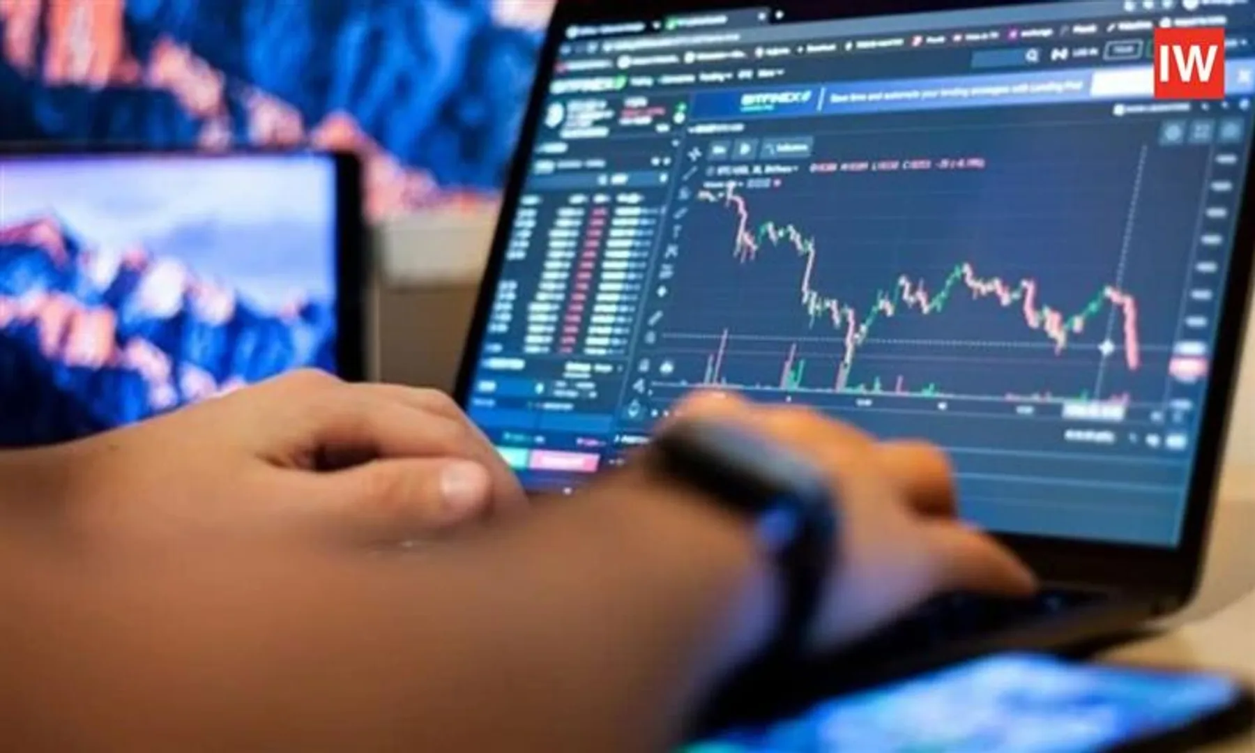 Sensex-Climbs-to-85,567,-Nifty-Trades-Near-26,172