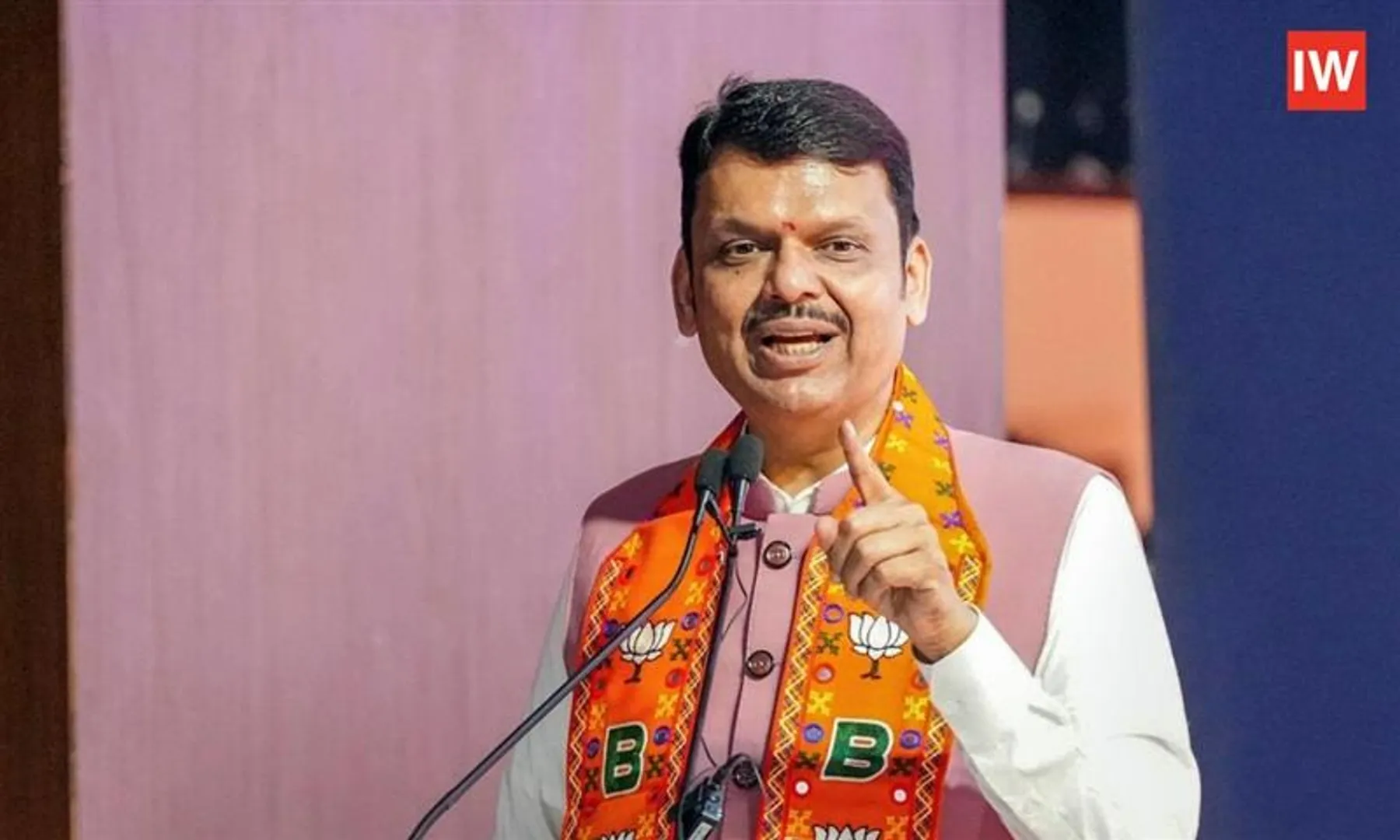 Fadnavis-Blasts-BJP-Congress-Civic-Poll-Alliance;-Vows-Action