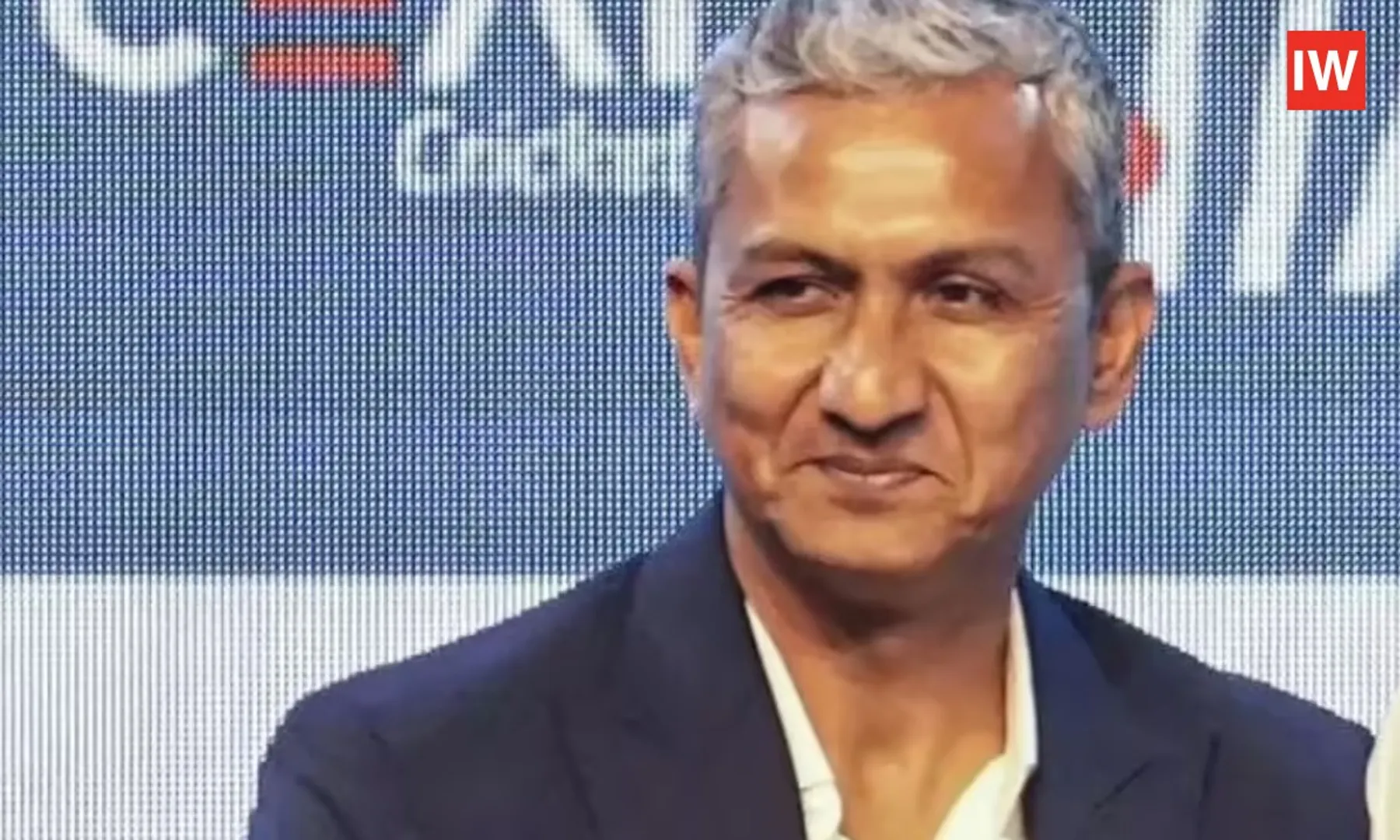 Sanjay-Bangar-Sparks-Language-Row-After-Calling-Hindi-‘National-Language’-During-IND-vs-NZ-ODI