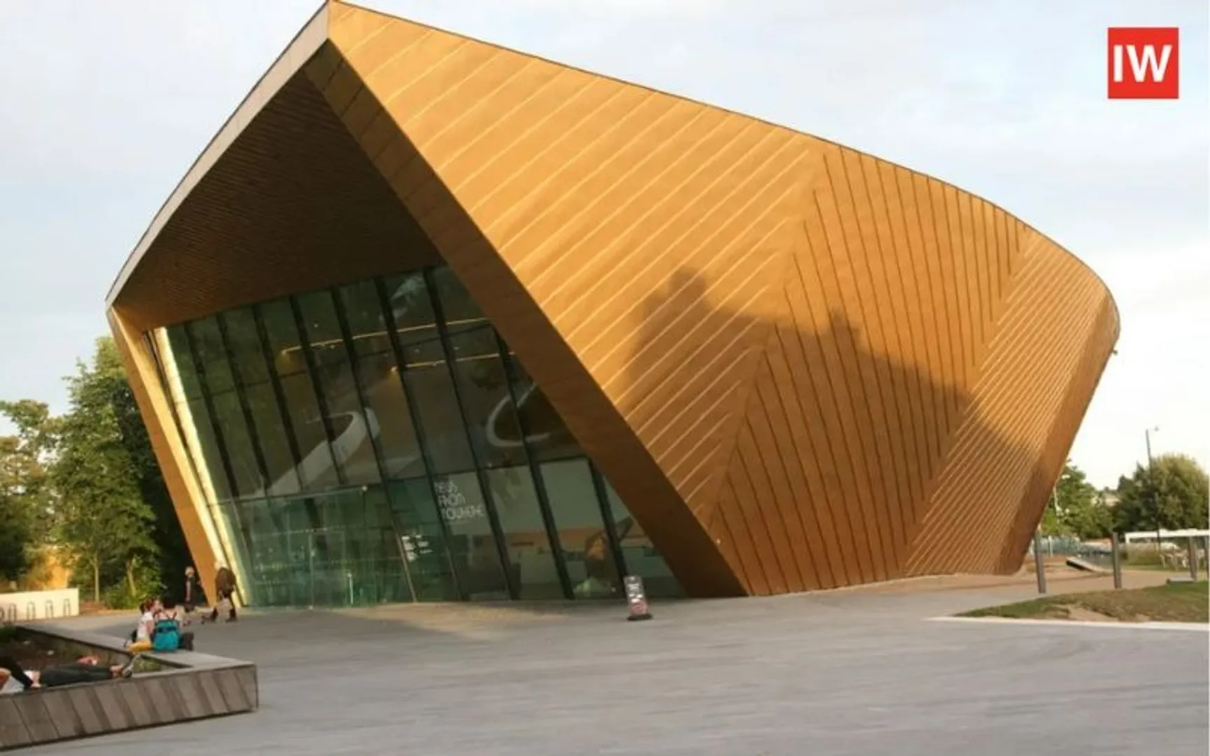 5 Stunning Gold-Built Architectures Around the World