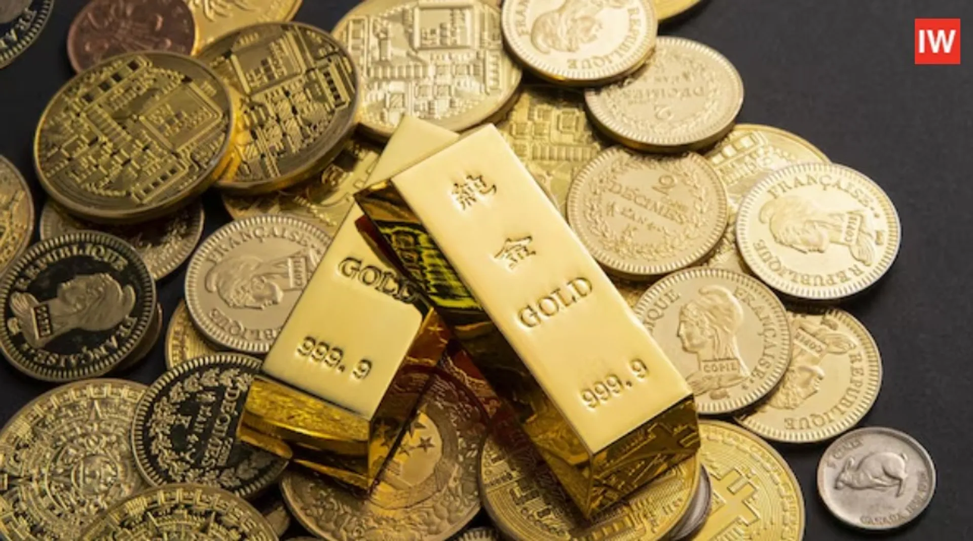 Gold Jumps Rs. 7,000, Silver Soars Rs. 16,000 on MCX as Weak Dollar Sparks Fresh Buying--iw