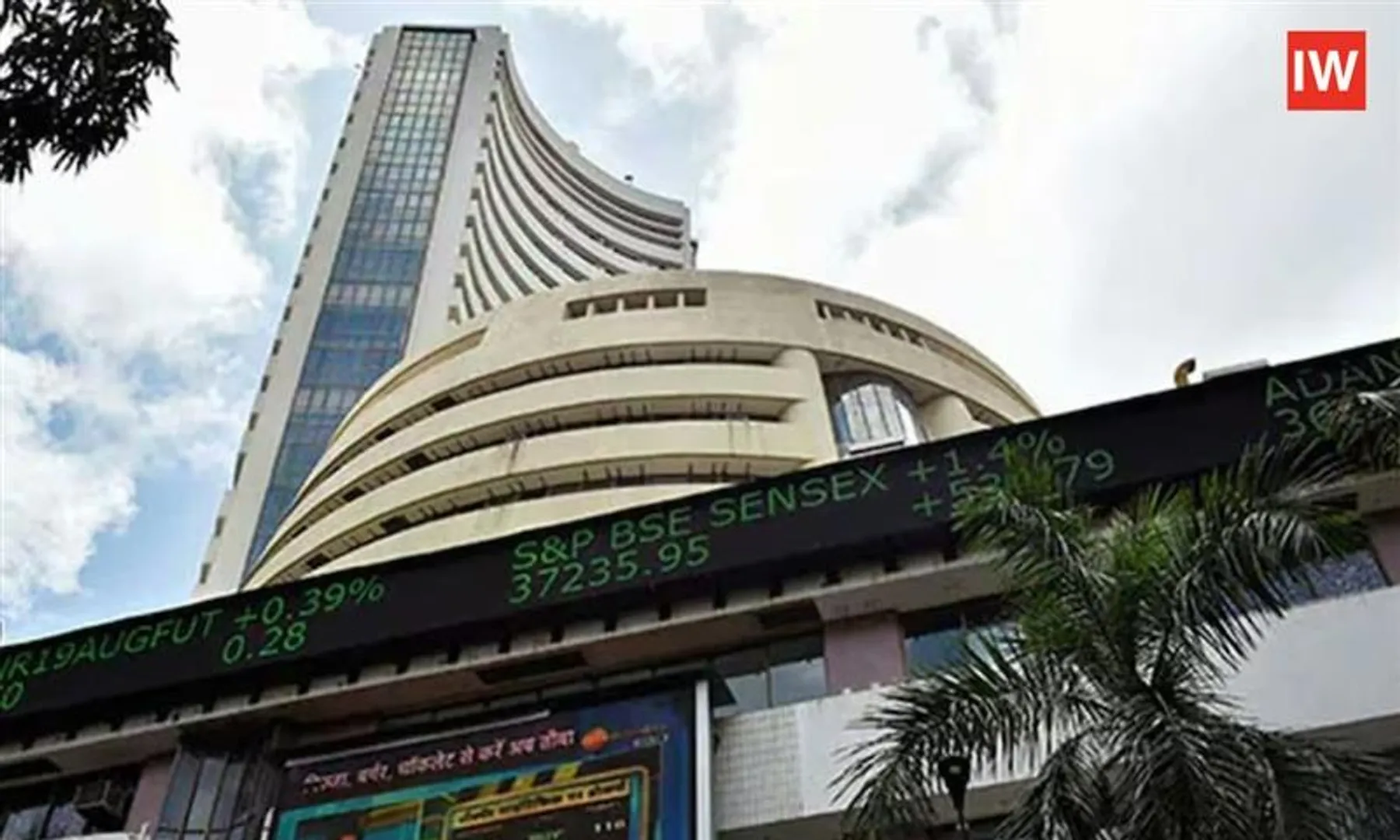 Nifty-50-at-25,880,-Sensex-Near-83,900