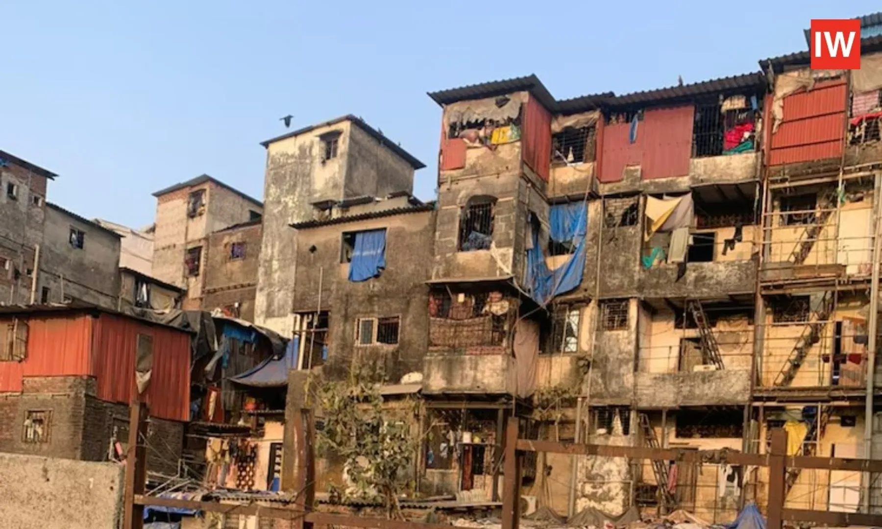 Dharavi’s-Economy-Challenges-Mumbai’s-Real-Estate-Logic (1)