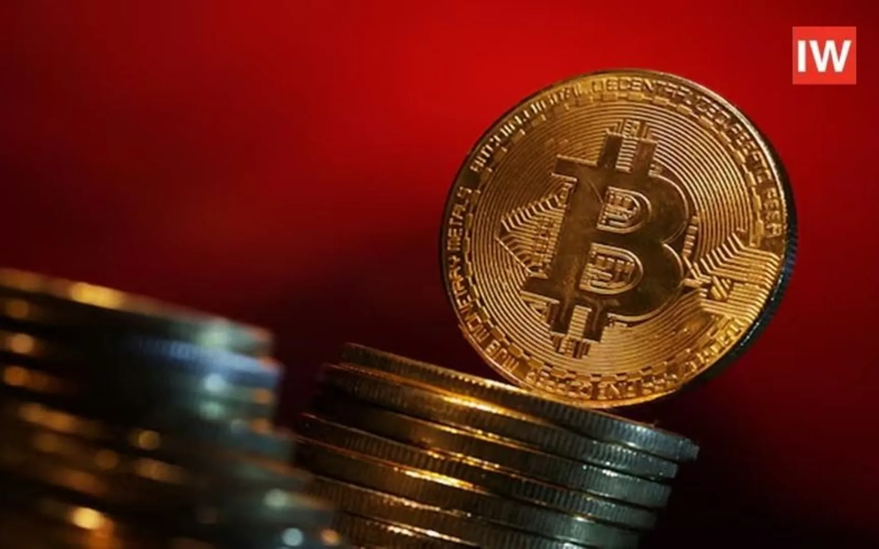Bitcoin Slides Back to $65K as Risk-Off Mood Wipes Out Weekly Gains