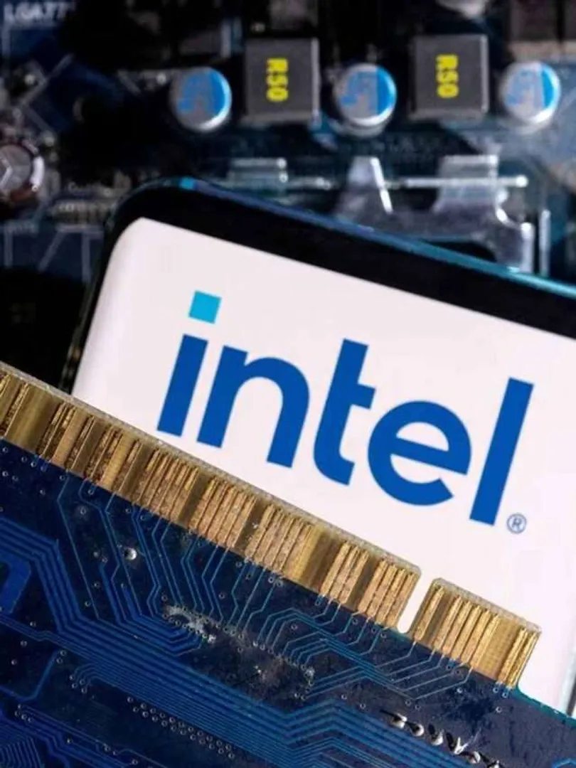 Intel-Targets-AI-Market-with-Programmable-Chip-Unit