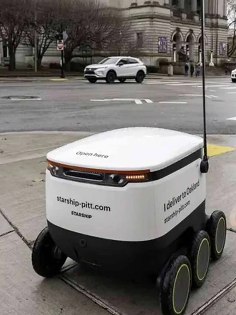 Autonomous-Delivery-Robots-Keep-an-eye-on-projects-developing-robots-for-last-mile-delivery-solutions,-enhancing-efficiency-and-reducing-human-contact-in-logistics.