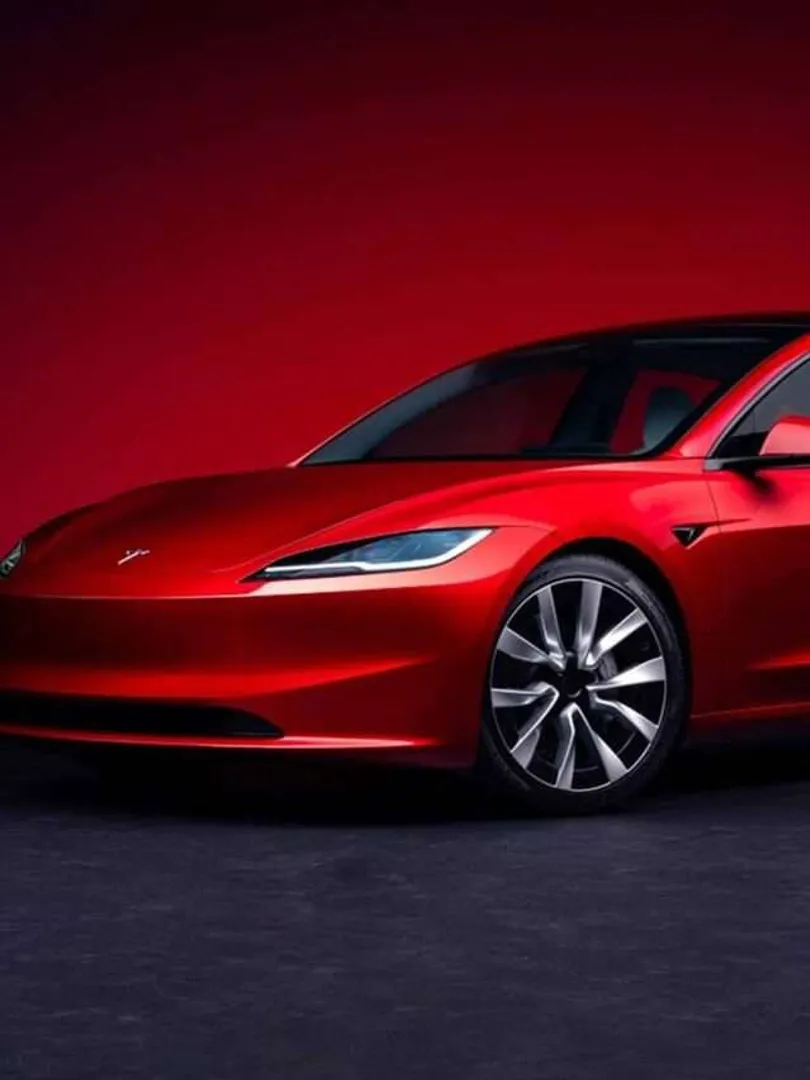 The-Tesla-Model-R-revolutionizes-road-trips-with-its-record-breaking-range-and-next-gen-autopilot-features.