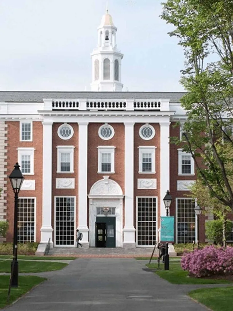 Harvard-Business-School-(HBS)-Known-for-its-focus-on-innovation-and-leadership,-HBS-offers-extensive-resources-and-networks-for-aspiring-entrepreneurs.
