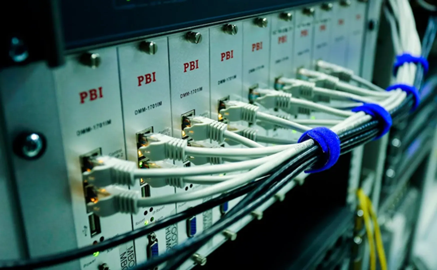 The Evolution of DVI Extenders: From Copper to Fiber Optic Solutions