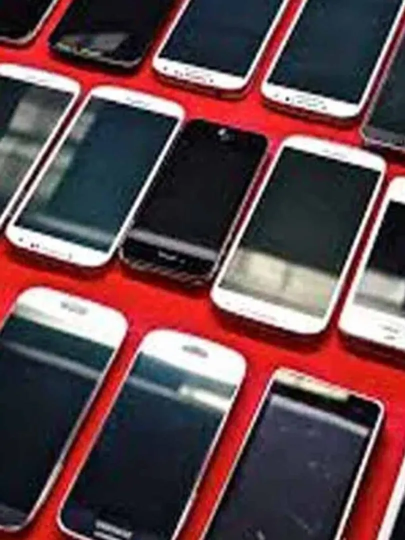 Cost-Effective-Renewed-phones-are-significantly-cheaper-than-new-models,-allowing-millennials-to-save-money-while-still-enjoying-premium-devices.