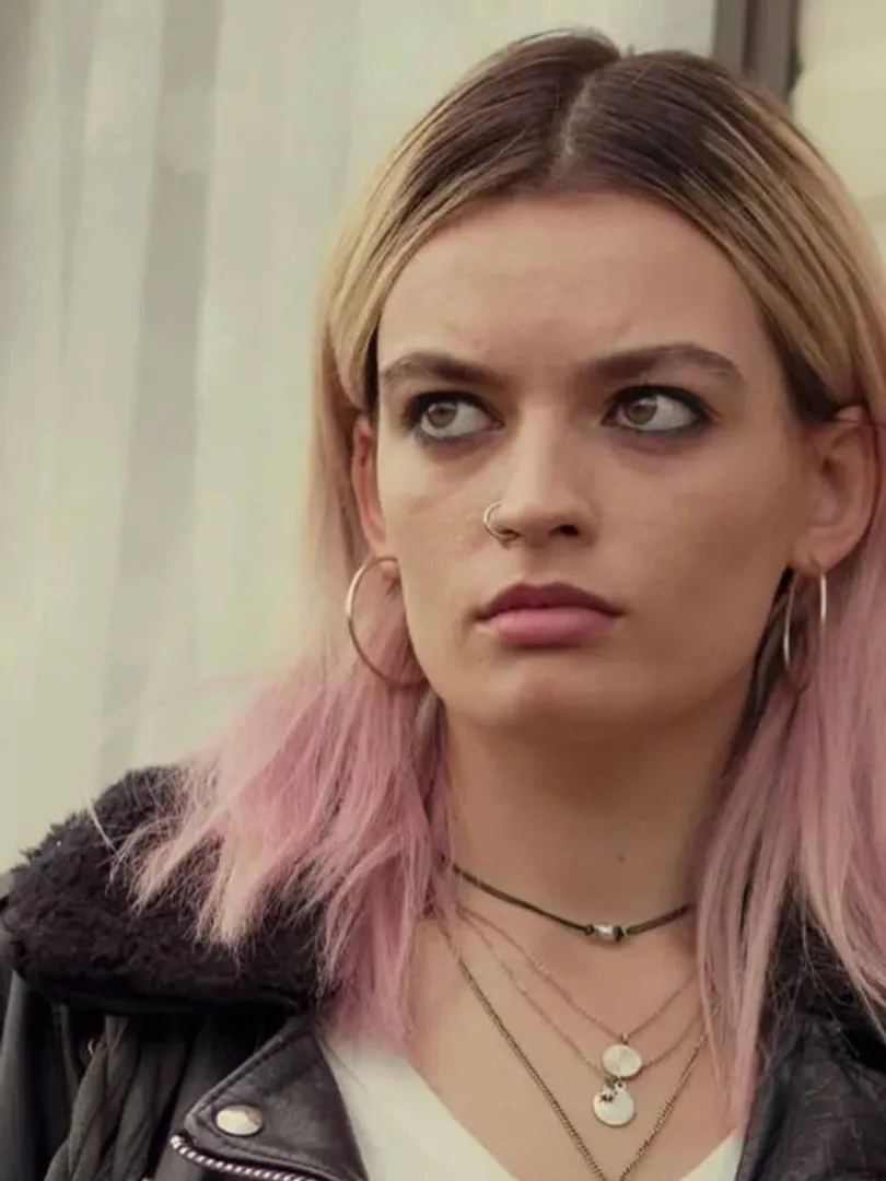 Emma-Mackey-Known-for-Sex-Education-and-Barbie,-her-recent-roles-have-showcased-her-versatility-and-garnered-critical-acclaim.