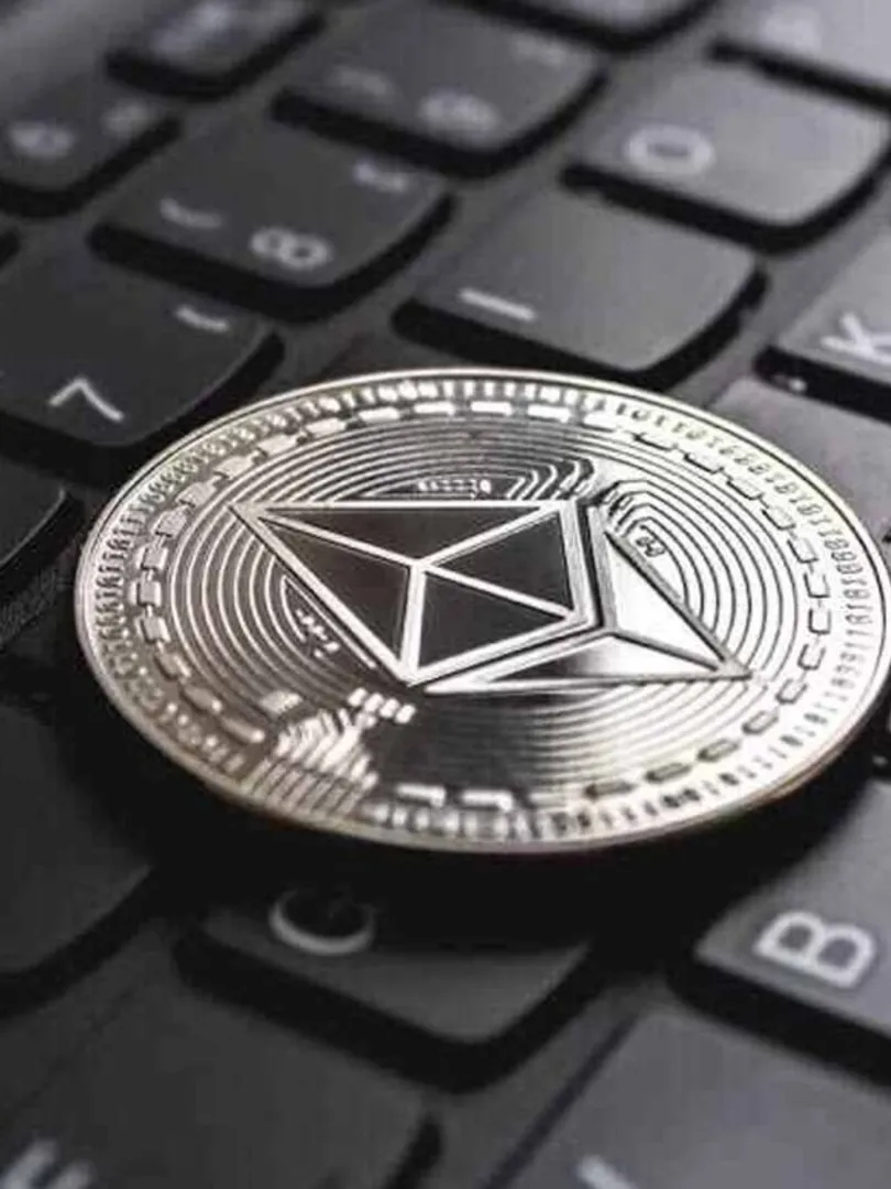 Ethereum-(ETH)-remains-a-top-choice-in-2024,-holding-a-market-cap-of-over-US$230-billion.-It’s-the-go-to-for-smart-contracts-and-decentralized-apps,-promising-strong-future-growth.
