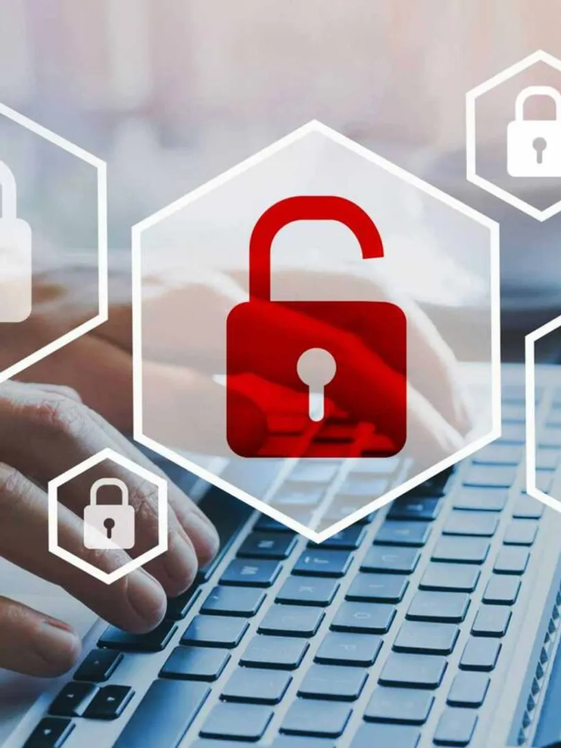 Real-Time-Threat-DetectioIEM-platforms-monitor-and-detect-security-threats-in-real-time,-preventing-data-breaches.