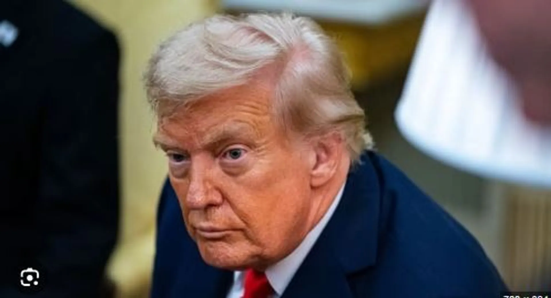 DONALD TRUMP