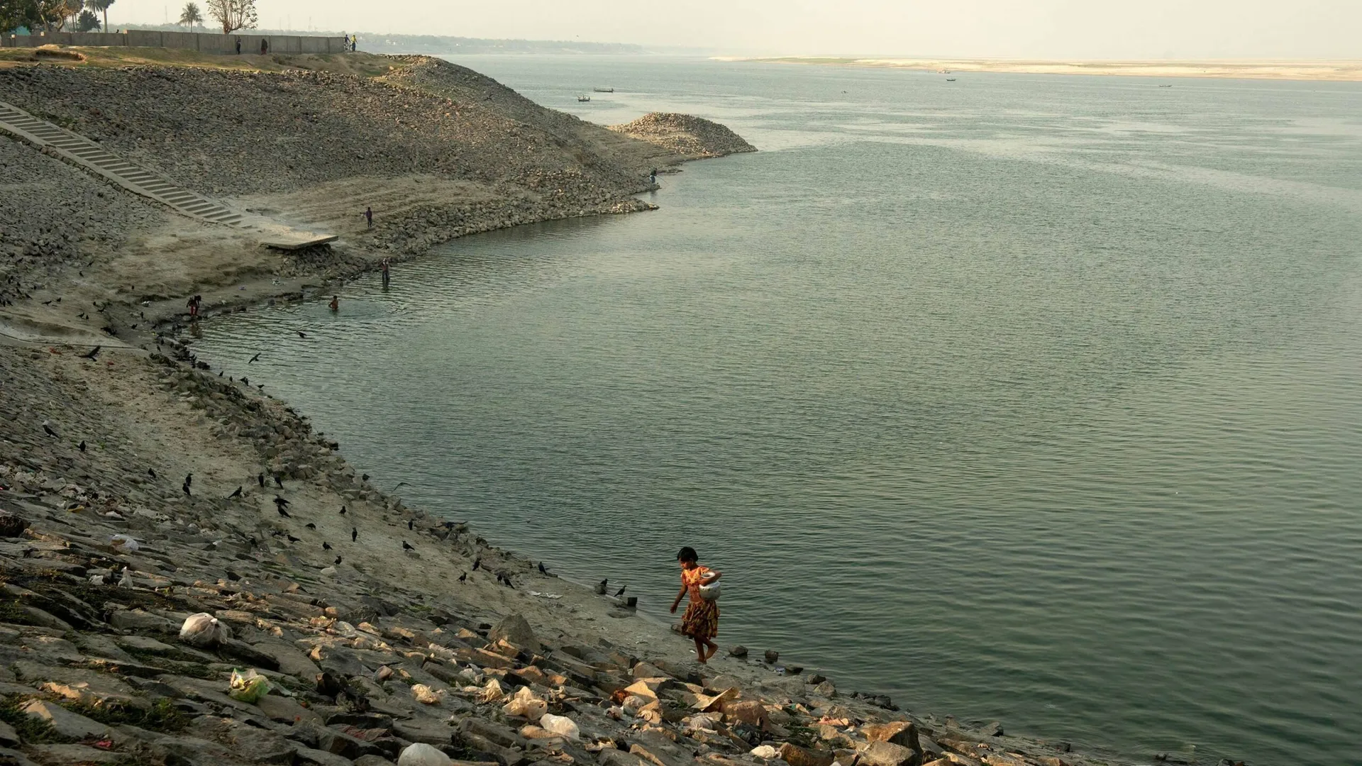 girl_fetching_water_DSC5679_WR-S