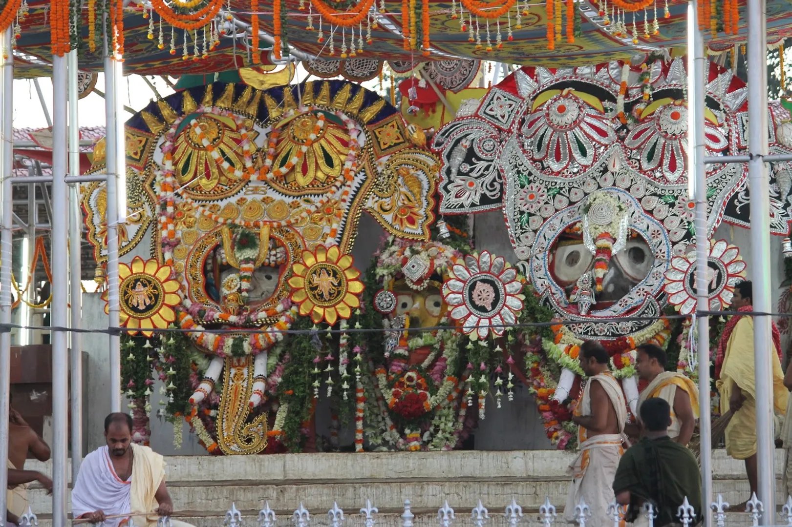 ହାତୀ ବେଶରେ ଚତୁର୍ଦ୍ଧା ମୂରତି