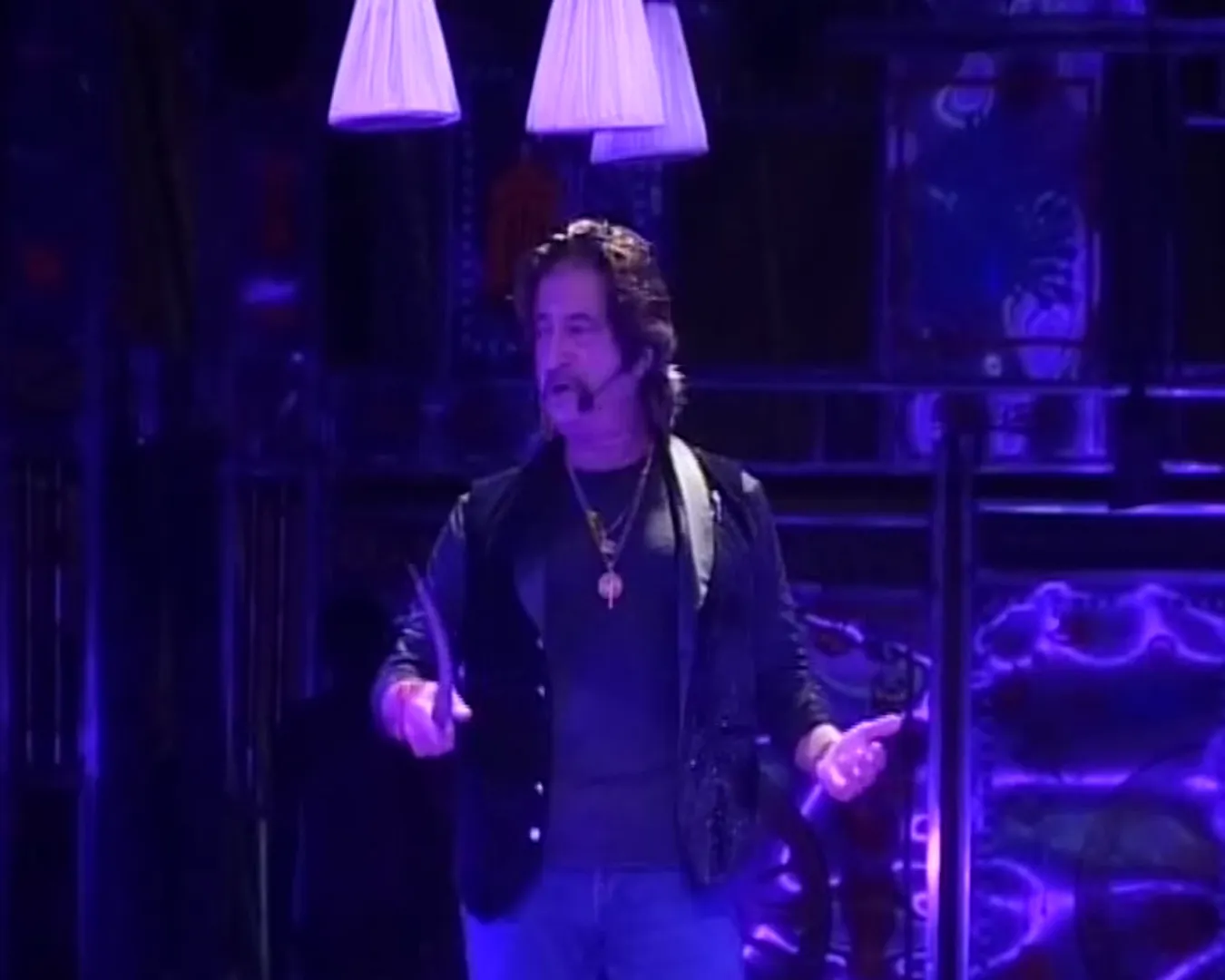 ଯାତ୍ରା ମଂଚରେ ଶକ୍ତି କପୁରୁ : ଶକ୍ତିଙ୍କ ଝଲକ ଦେଖିବାକୁ ଦର୍ଶକଙ୍କ ପ୍ରବଳ ଗହଳି