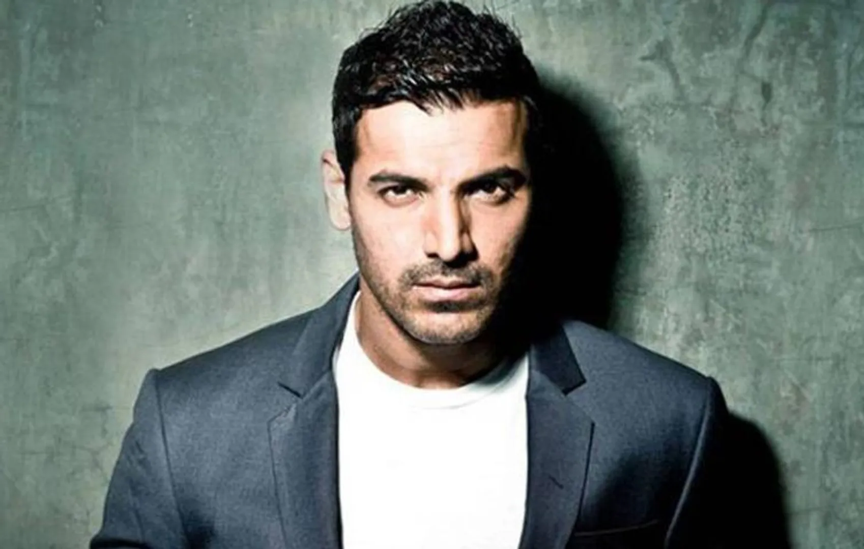 ସେଲଫି ବଦଳରେ ଚାପୁଡା : କାହିଁକି ରାଗିଲେ କୁଲ୍ ବୟ