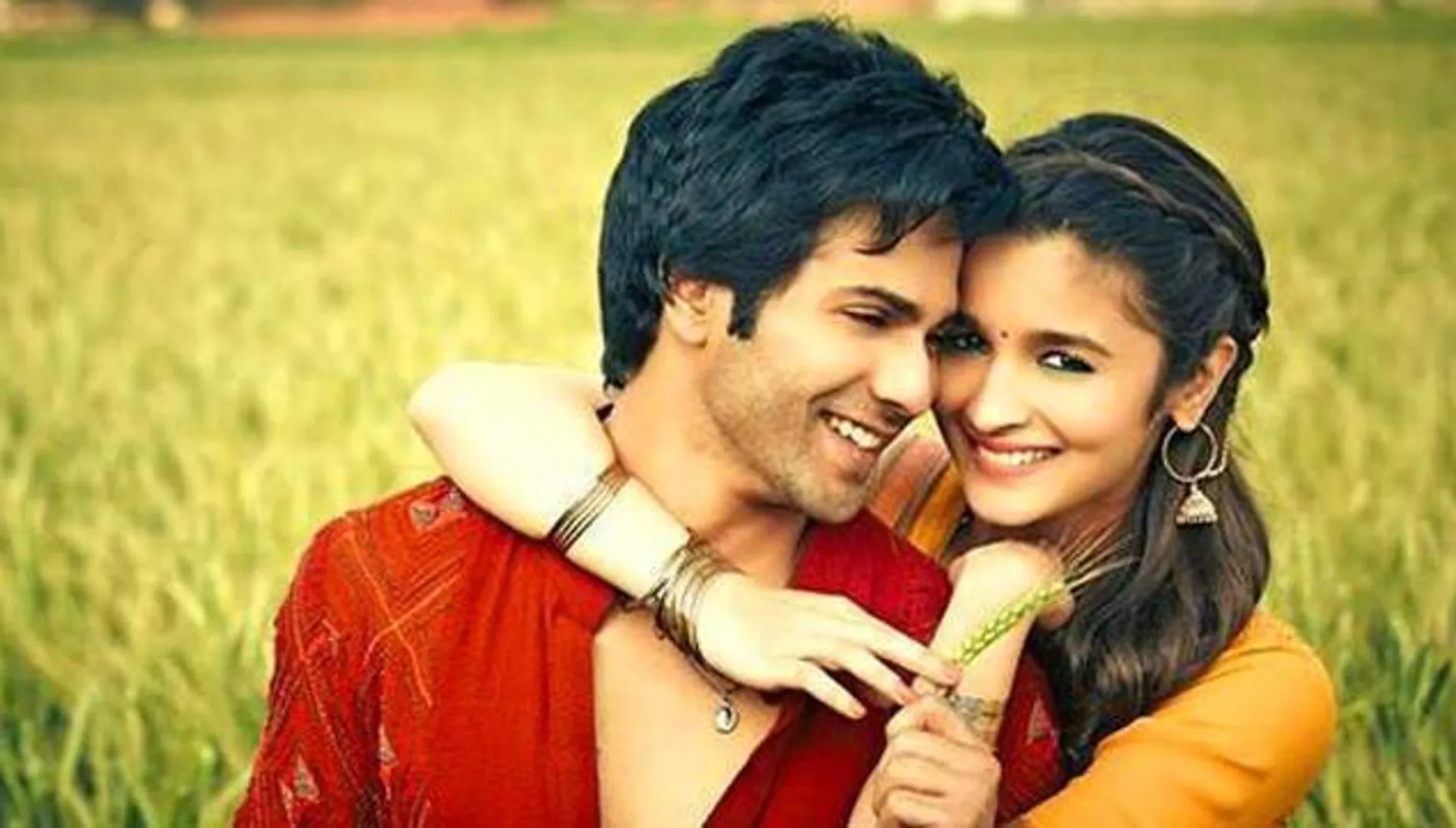 ଗୋରଖପୁରରେ ବରୁଣ-ଆଲିଆଙ୍କୁ ଦେଖି ଫ୍ୟାନଙ୍କ ଭିଡ