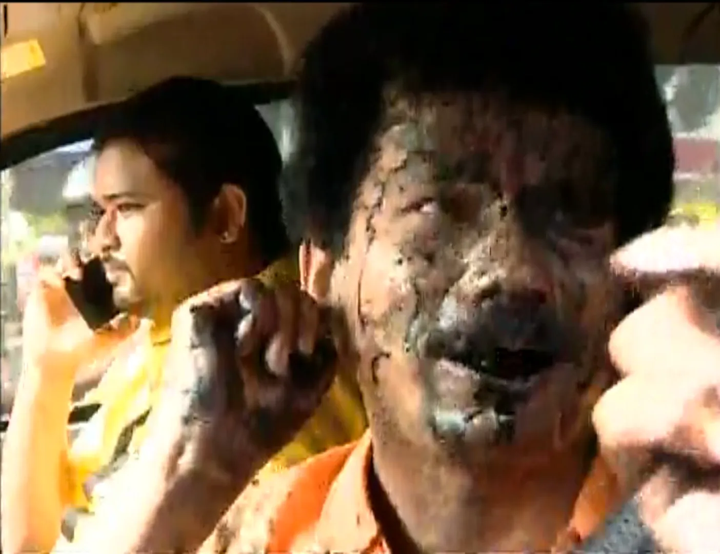 କମେଡି କିଙ୍ଗଙ୍କ ମୁହଁରେ କାଳି : ହାତ ଯୋଡିଲେ, କାନ ଧରିଲେ ତଥାପି ଛାଡିଲେନି