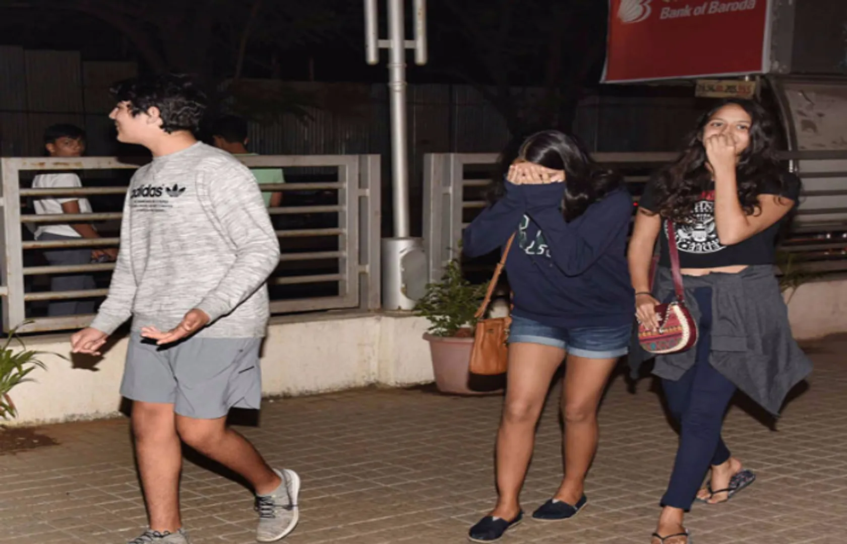 ଗର୍ଲଫ୍ରେଣ୍ଡ ସହ କ୍ୟାମେରାରେ ନଜର ଆସିଲେ ଅକ୍ଷୟ କୁମାରଙ୍କ ପୁଅ ଆରବ