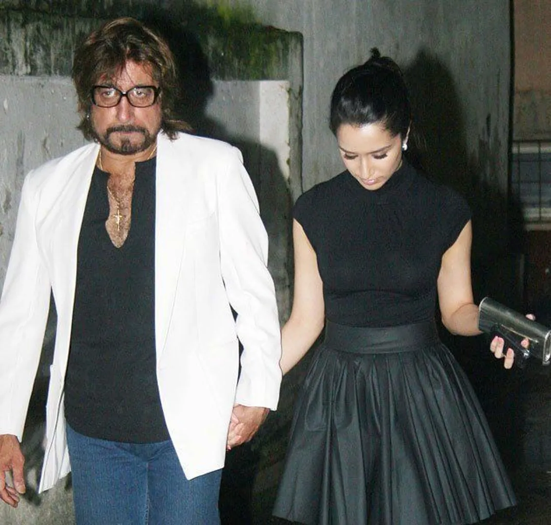 ରିଲ୍ ଭିଲେନଙ୍କ ରିୟଲ୍ ଚେହେରା ! ପ୍ରେମିକଙ୍କ ଘରୁ ଶ୍ରଦ୍ଧାଙ୍କୁ ଟାଣି ଟାଣି ଆଣିଲେ ଶକ୍ତି କପୁର୍