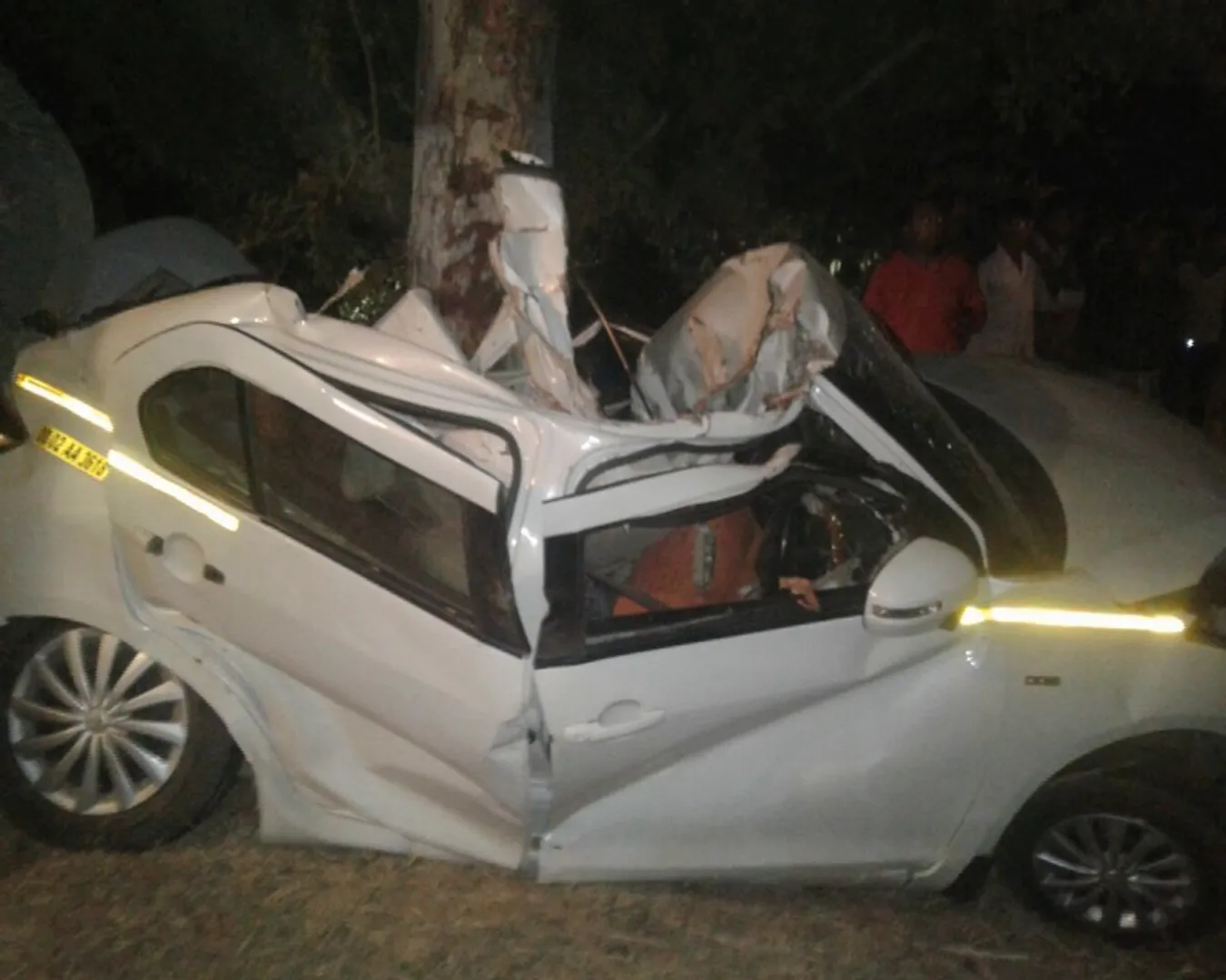 ବଣଭୋଜି ପାଲଟିଲା ଶେଷ ଯାତ୍ରା: ପିକନିକ କରି ଫେରିବା ବେଳେ ଗଛରେ ପିଟିହେଲା କାର୍,୩ ମୃତ ଓ ୨ଗୁରୁତର