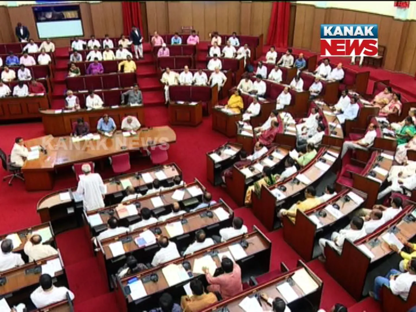 ବିଧାନସଭା ଆରମ୍ଭରୁ ହଙ୍ଗାମା ! ଧାନର ସର୍ବନିମ୍ନ ସହାୟକ ମୂଲ୍ୟ ବୃଦ୍ଧି ପ୍ରସଙ୍ଗରେ ଶାସକ ଦଳ ବିଧାୟକଙ୍କ ହୋହାଲ୍ଲା, ଅପରାହ୍ନ ୩ଟା ଯାଏଁ ଗୃହ ମୁଲତବି