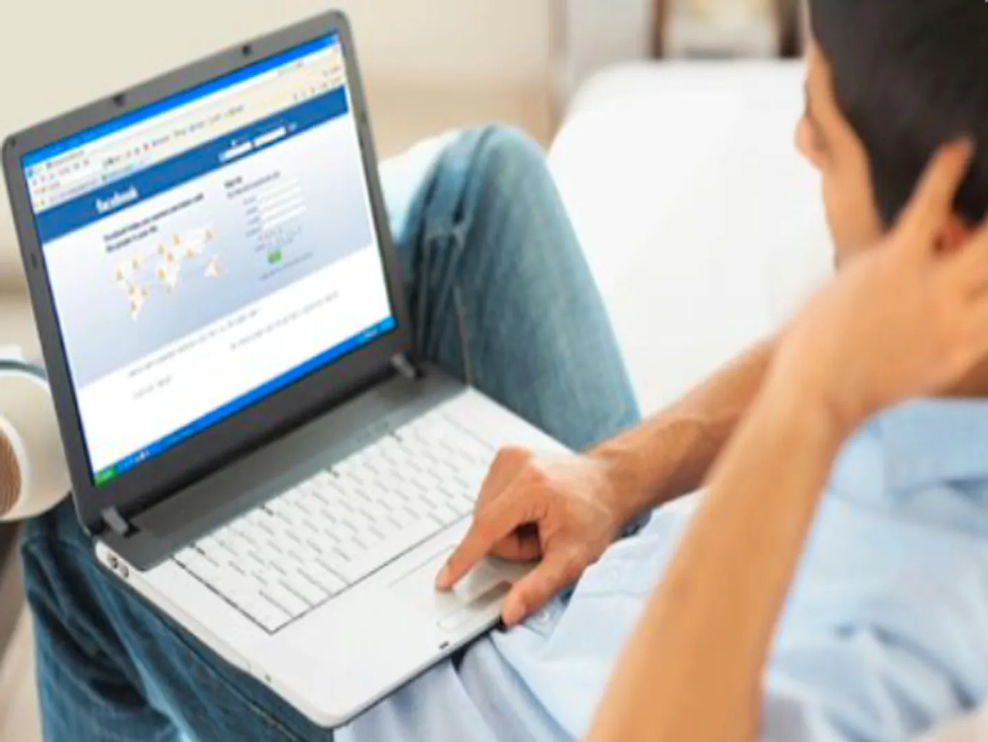 ଫେସବୁକରେ ଗୁଡ ମର୍ଣ୍ଣିଂ ଲେଖି ବନ୍ଧା ହେଲେ ଯୁବକ ! କାରଣ ଜାଣିଲେ ଆପଣ ବି ହୋଇଯିବେ ଚକିତ