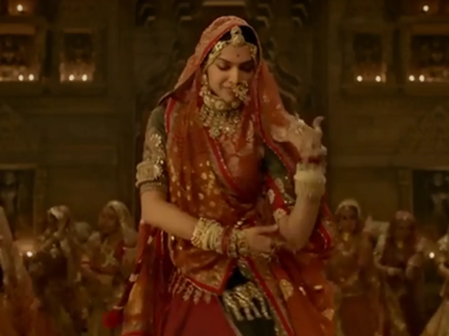 ରିଲିଜ ହେଲା ଦୀପିକା ପାଦୁକୋନଙ୍କ ‘ପଦ୍ମାବତୀ’ର ପ୍ରଥମ ଗୀତ ‘ଘୁମର’