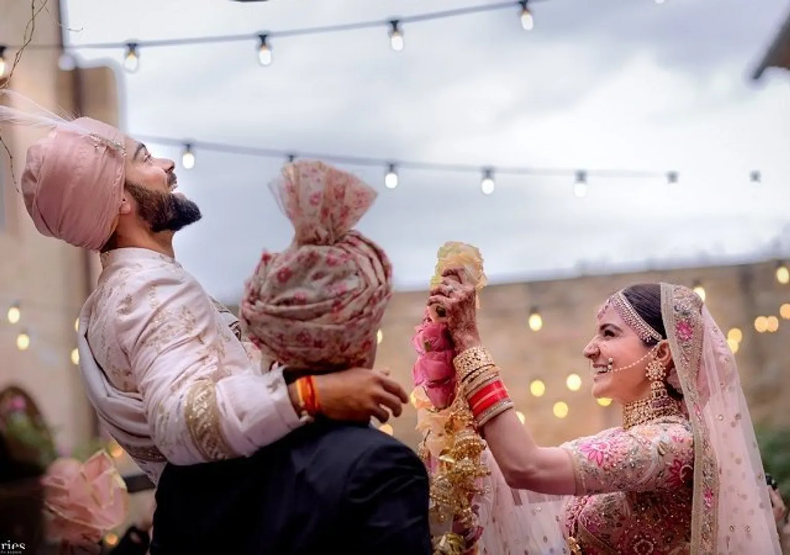 ବିବାଦ ଘରରେ ବିରୁଷ୍କା ବିବାହ ! ଇଟାଲିରେ ବାହାଘରକୁ ନେଇ ବିରାଟଙ୍କ ଦେଶଭକ୍ତି ଉପରେ ପ୍ରଶ୍ନ ଉଠାଇଲେ ବିଜେପି ବିଧାୟକ ପାନ୍ନାଲାଲ ଶାକ୍ୟ